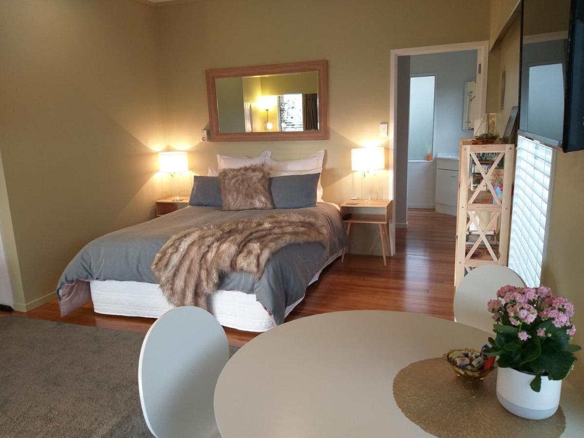 Charlies@Hilltop Deluxe Retreat Taupo Exterior foto